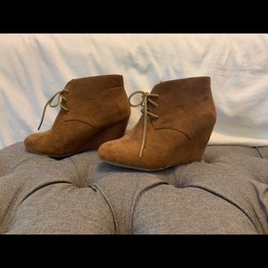 ❌❌SOLD❌❌Lace-up Suede Booties